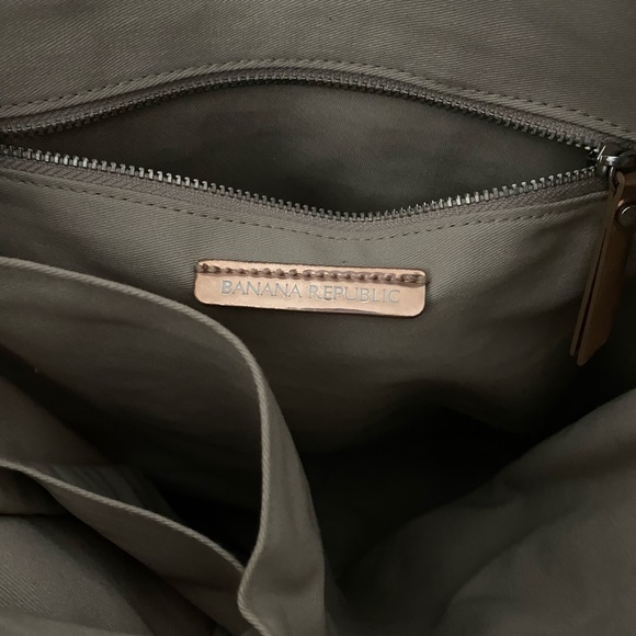 Banana Republic Rose gold and nylon bag - Picture 6 of 9